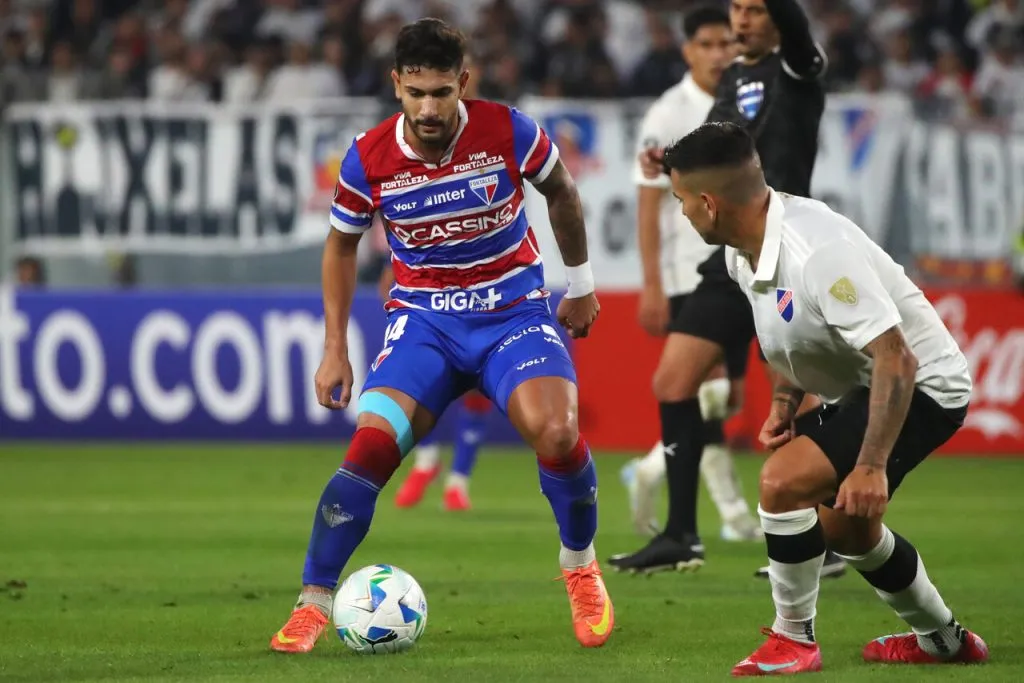 Colo Colo podría perder los puntos con Fortaleza. | Foto: Photosport