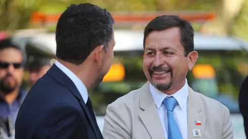 Alcalde de Macul negó nexos con la Garra Blanca.