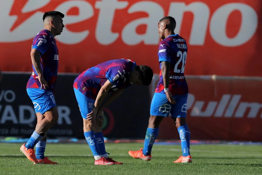 La UC buscará el triunfo ante Limache | Foto: Photosport