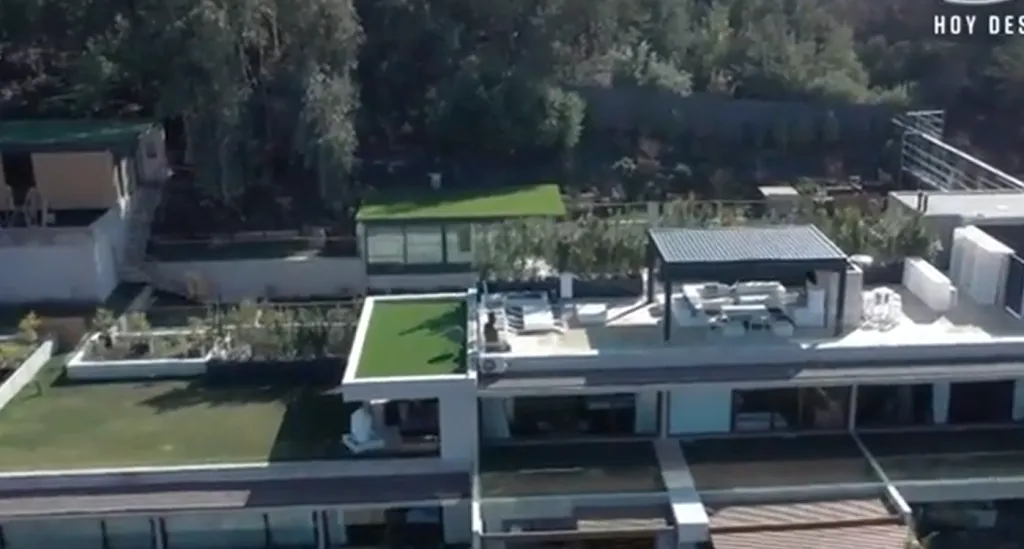 Así es la mansión de Alexis Sánchez en Lo Curro (Captura T13).