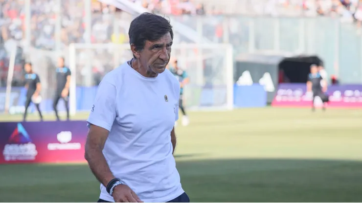Gustavo Costas sufre por una de sus figuras en Racing (Foto: Dragomir Yankovic/Photosport)