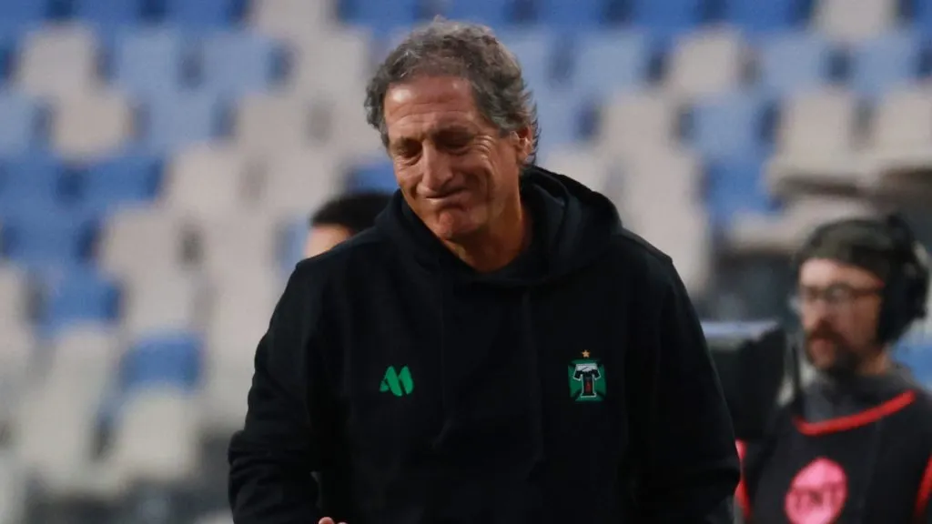 Mario Salas estaría prácticamente fuera de Deportes Temuco (Foto: Photosport)