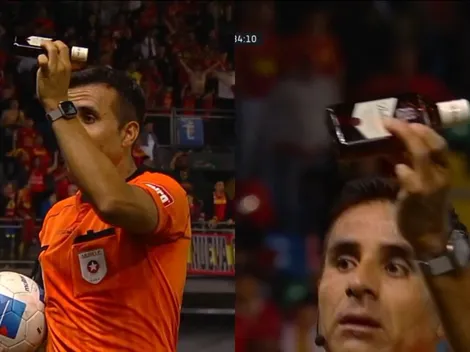 Hinchas de Unión Española le lanzan ¡una botella de whisky! al portero de Audax Italiano