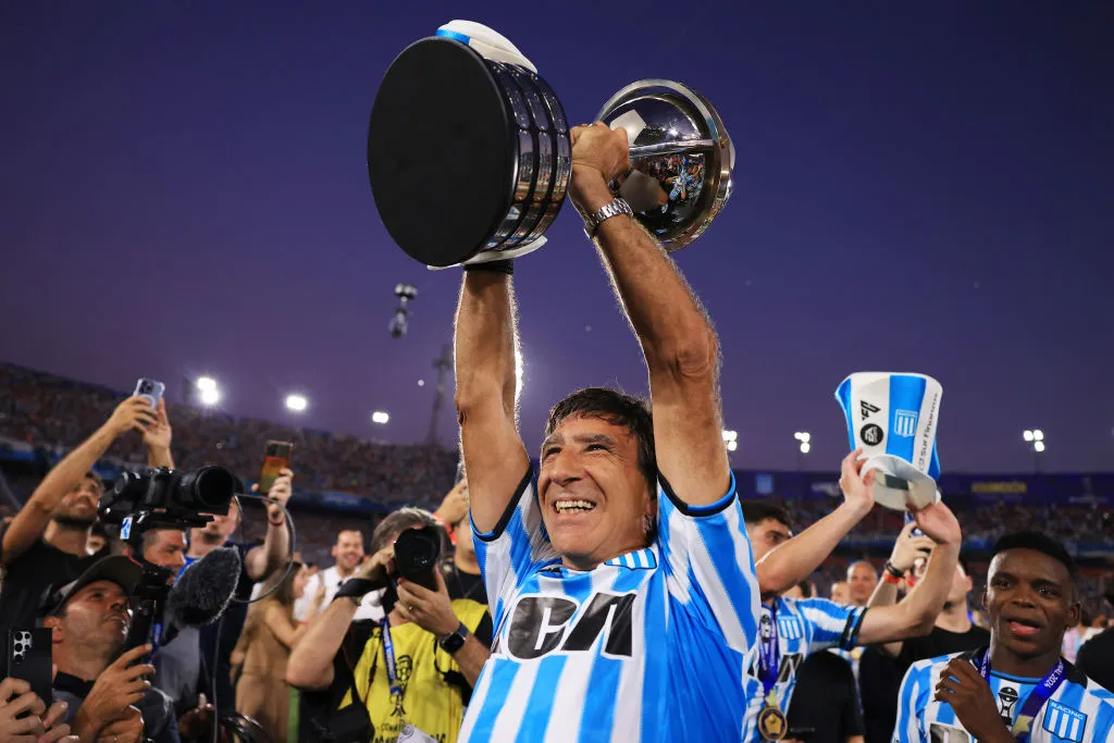 Gustavo Costas ganó la Copa Sudamericana y Recopa con Racing (Getty Images)