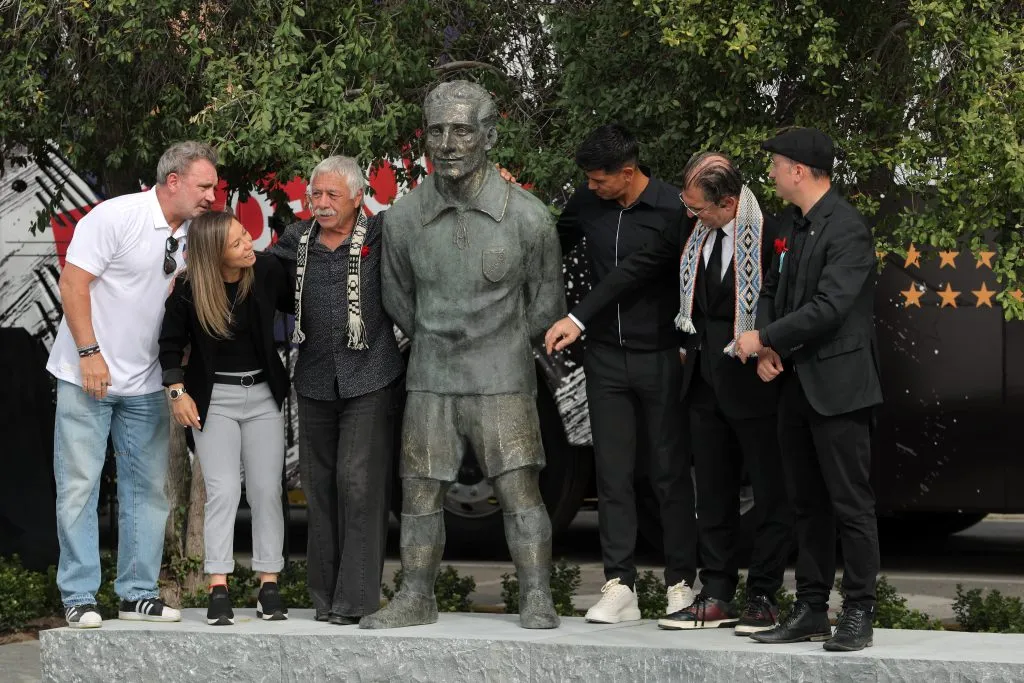 Así fue inaugurada la estatua de David Arellano en el Estadio Monumental. (Foto: Javier Torres)