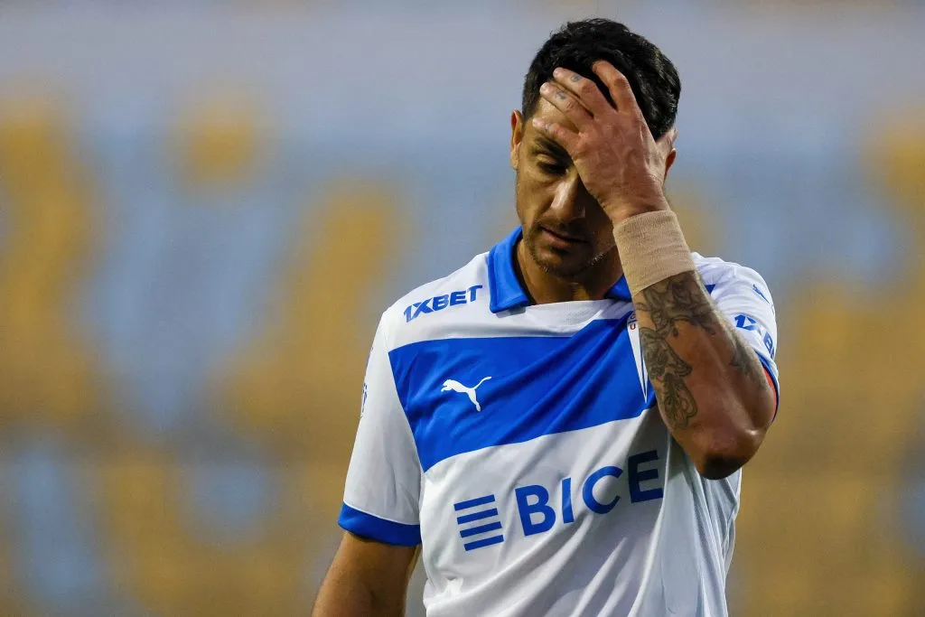 Fernando Zampedri desaprovechó un penal para Universidad Católica.