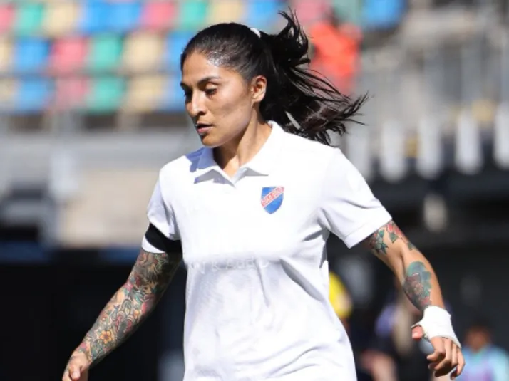 La frase de Acuña para la hinchada de la U que encendió el Superclásico: "No son tan..."