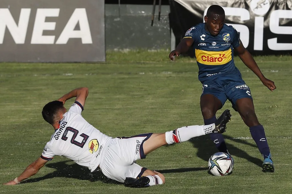 Cañozalez le ganó con Everton a la U