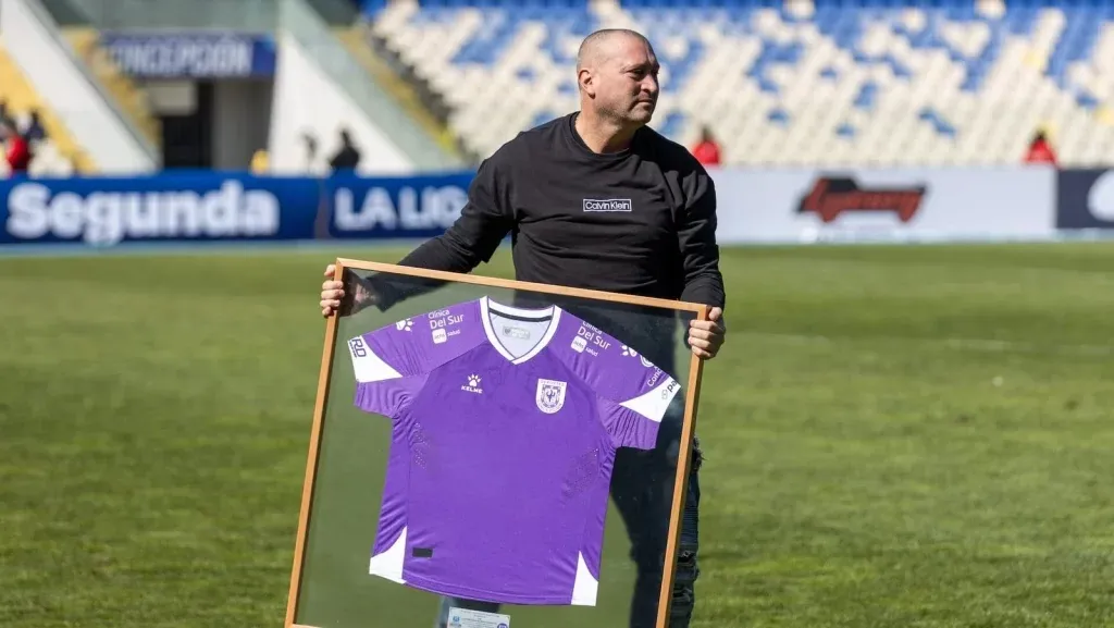 Cristián Montecinos alaba a Charles Aránguiz