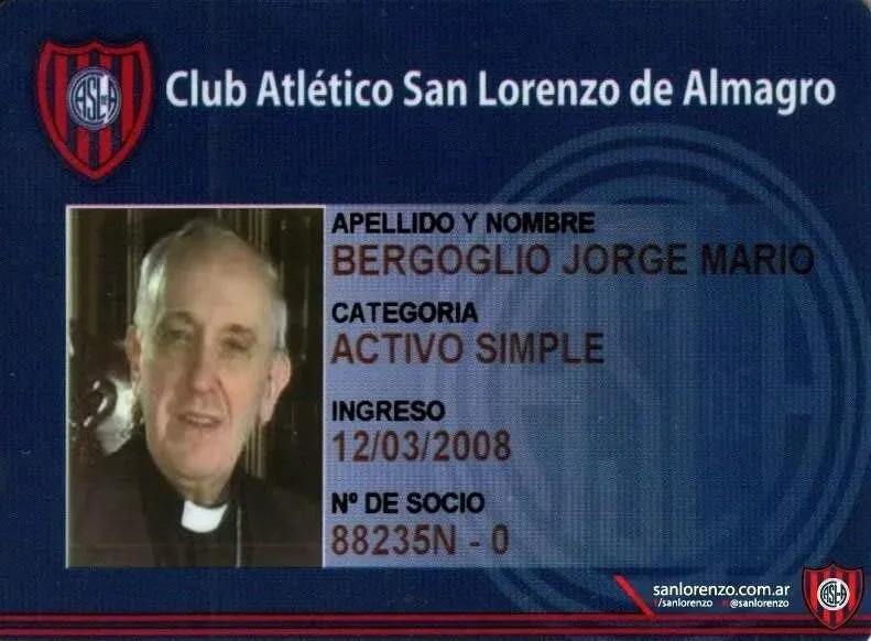 Carnet de socio del Papa Francisco en San Lorenzo de Almagro.