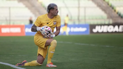 El portero de Carabobo FC se rindió ante la hinchada de Universidad de Chile.