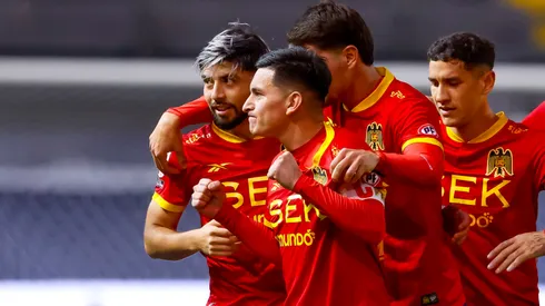 Unión Española busca un triunfo histórico ante Fluminense.