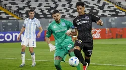 Salomón Rodríguez chocó con Gabriel Arias, lo que no fue sancionado.