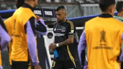 Arturo Vidal salió con una molestia física en el empate de Colo Colo vs Racing.