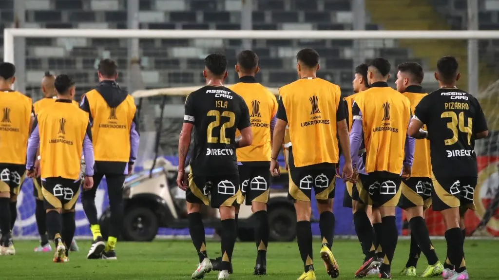 Universidad de Chile logró salvarse de un castigo. ¿Podrá hacer lo mismo Colo Colo?
Jonnathan Oyarzun/Photosport