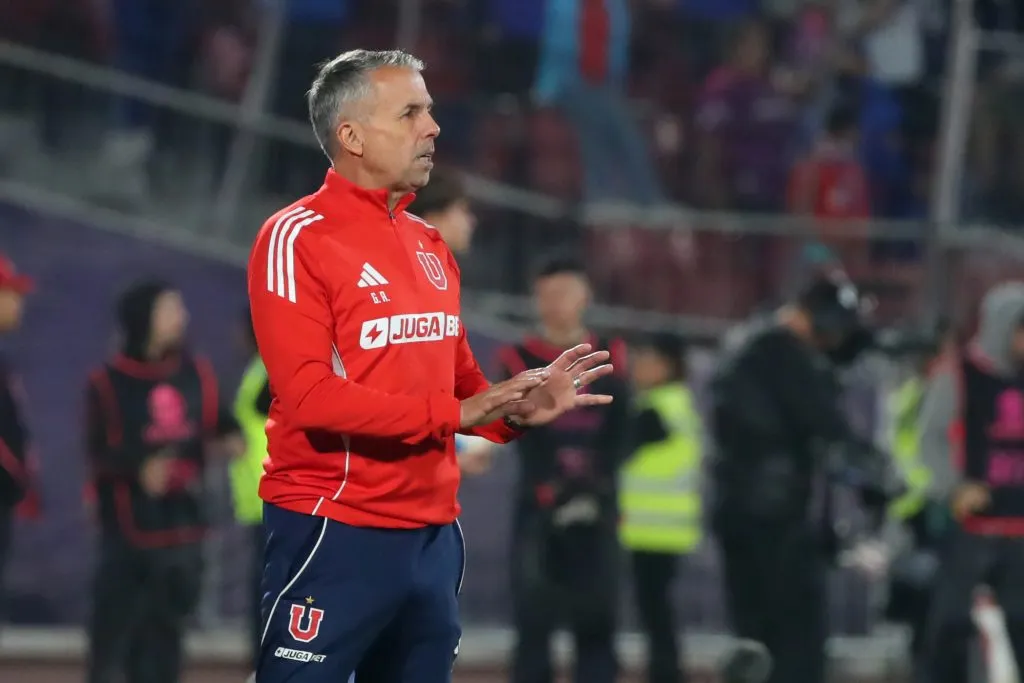 Álvarez y la U miran de reojo el partido entre los Pincharratas y el Fogao | FOTO: Jonnathan Oyarzun/Photosport