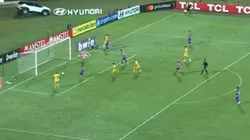 Kevin Londoño erró insólito gol.