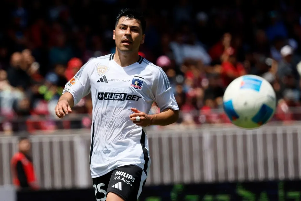 Alarcón tiene poca presencia en Colo Colo. | Foto: Photosport