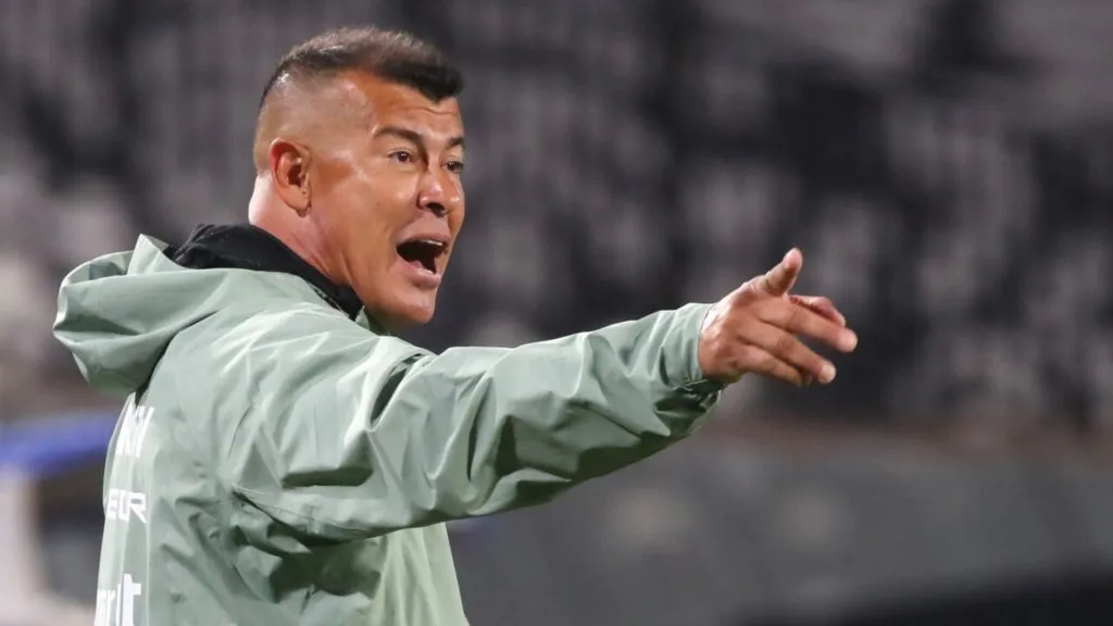 Jorge Almirón defiende a sus delanteros Javier Correa y Salomón Rodríguez (Foto: Photosport)