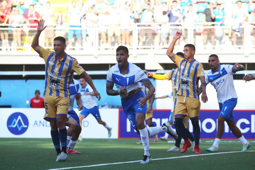 El defensor de la UC le dio el último triunfo ante los Ruleteros | FOTO: Jonnathan Oyarzun/Photosport