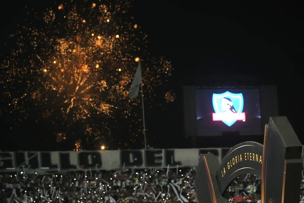 Nuevamente bajo la lupa la relación entre Colo Colo y la Garra Blanca. (Foto: Jonnathan Oyarzún/Photosport)