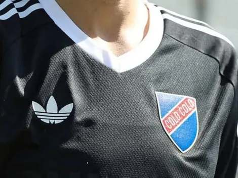 FOTO: Equipo masculino de Colo Colo estrena nueva camiseta