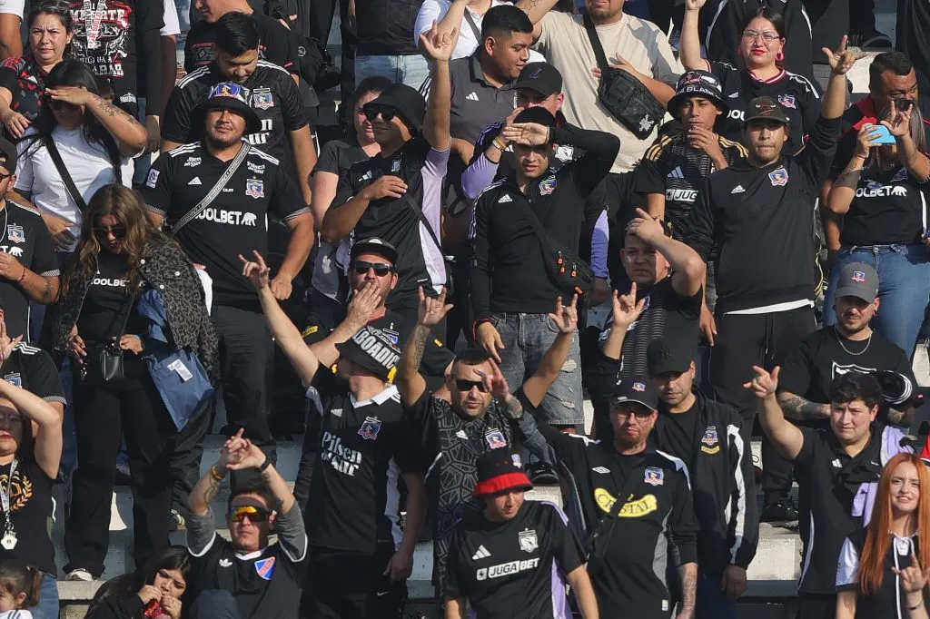 imágenes del homenaje de la hinchada de Colo Colo a los hinchas fallecidos (Felipe Zanca Photosport)