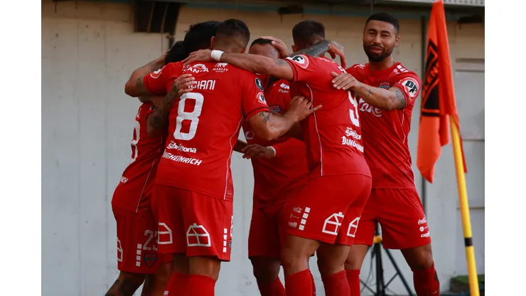 Ñublense anuncia a su nuevo entrenador. (Foto: Photosport)