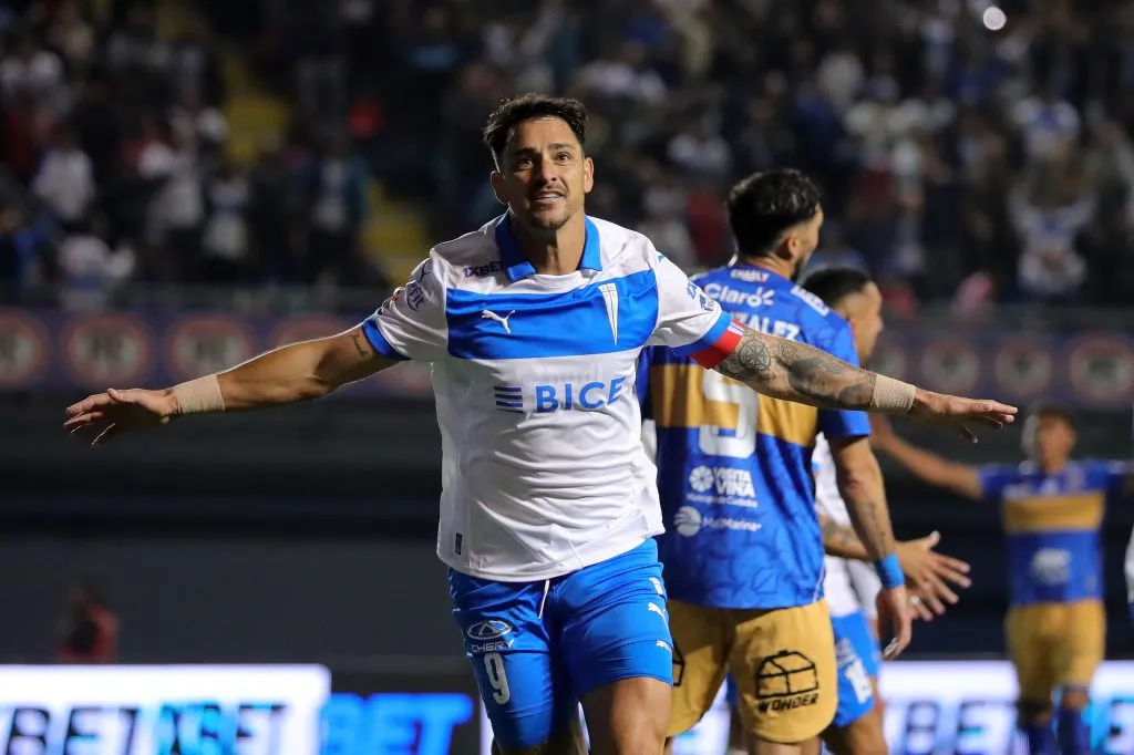 Fernando Zampedri no se cansa de hacer goles con la camiseta de la Franja | FOTO: Felipe Zanca/Photosport