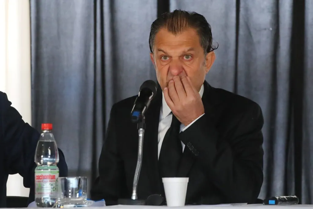 Michael Clark gana, al mes, casi 13 veces más que Anibal Mosa en Colo Colo. | Foto: Photosport