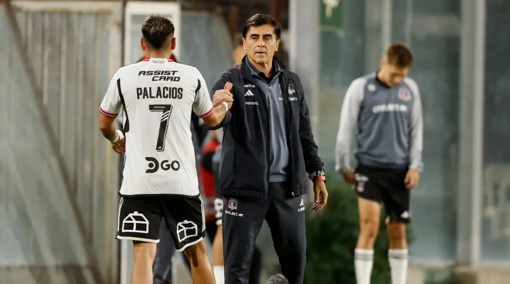 Gustavo Quinteros sería el candidato número 1 de la dirigencia alba para volver a dirigir en Colo Colo.