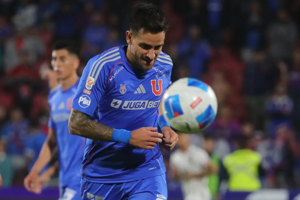 Matías Zaldivia se refiere a las canchas de césped híbrido. (Foto: Photosport)