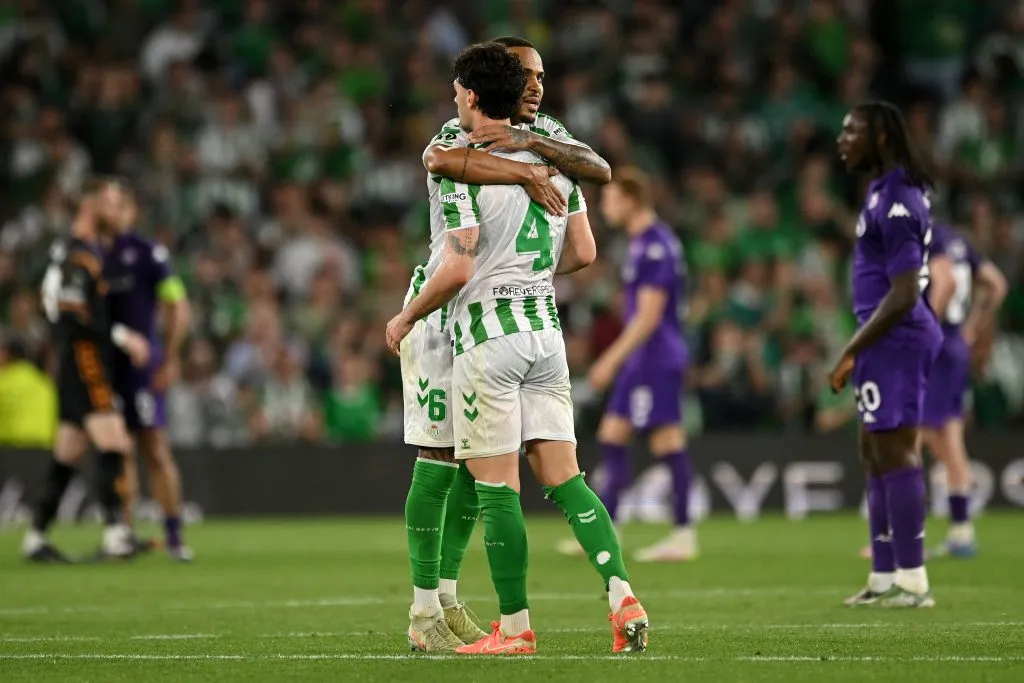 Real Betis venció por 2-1 a Fiorentina en la semifinal ida de la UEFA Conference League. (Foto: Denis Doyle/Getty Images)