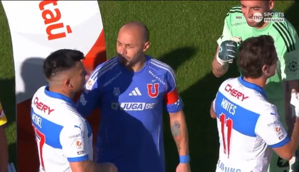 El reencuentro de Díaz con Medel | Foto: Captura TNT