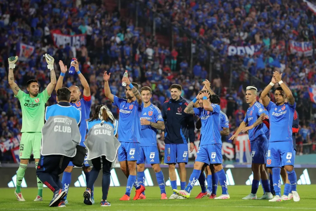 Los Azules festejaron con todo el gol del Tucu Contreras | FOTO: Felipe Zanca/Photosport