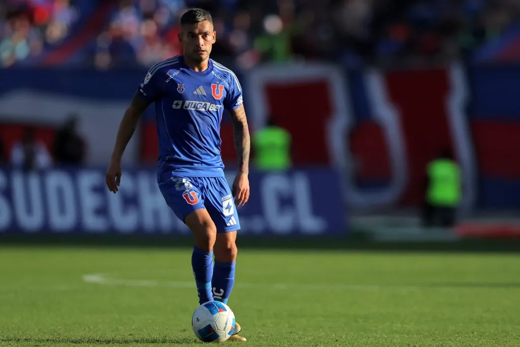 Charles Aránguiz es uno de los que podría estar en la próxima nómina de La Roja | FOTO: Javier Torres/Photosport