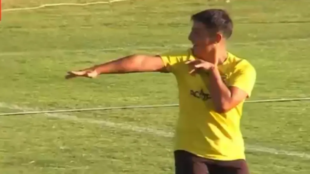 Chuy Suazo no oculta su amor por Universidad de Chile: celebró como Leandro Fernández ante Colo Colo.