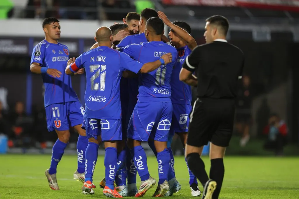 La U se quiere abrazar nuevamente ante el cuadro argentino. | Foto: Photosport