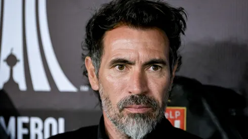 Eduardo Domínguez amenaza a la U.