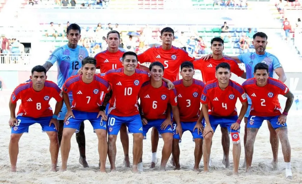 Chile va por la hazaña ante Senegal en el Mundial de Fútbol Playa 2025. (Foto: @LaRoja)