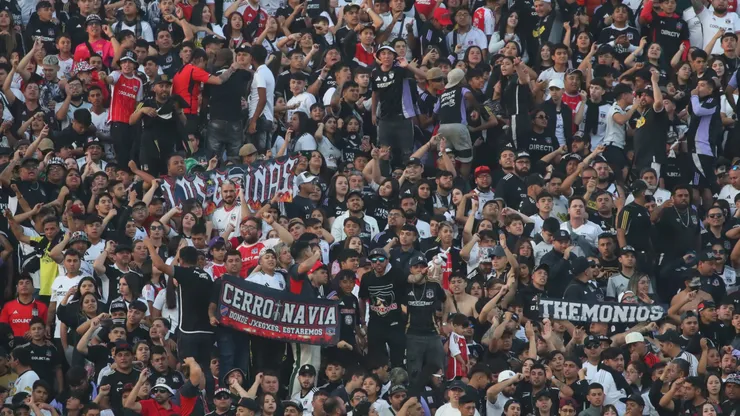 Hinchas de Colo Colo reciben dura advertencia por parte de las autoridades trasandinas (Foto: Photosport)