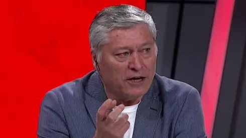 Pato Yáñez le llama la atención al plantel albo.