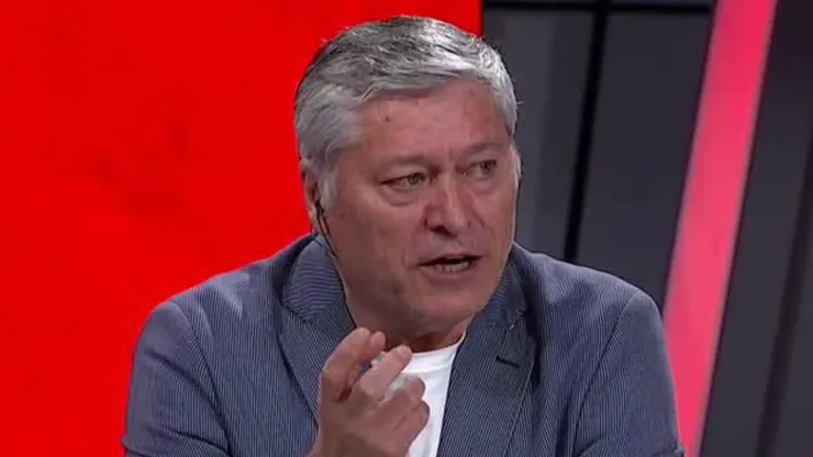 Pato Yáñez le llama la atención al plantel albo.