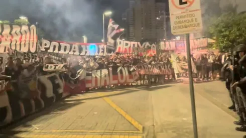 Los hinchas de Colo Colo en el 'hotelazo' en Fortaleza. (Foto: Captura)