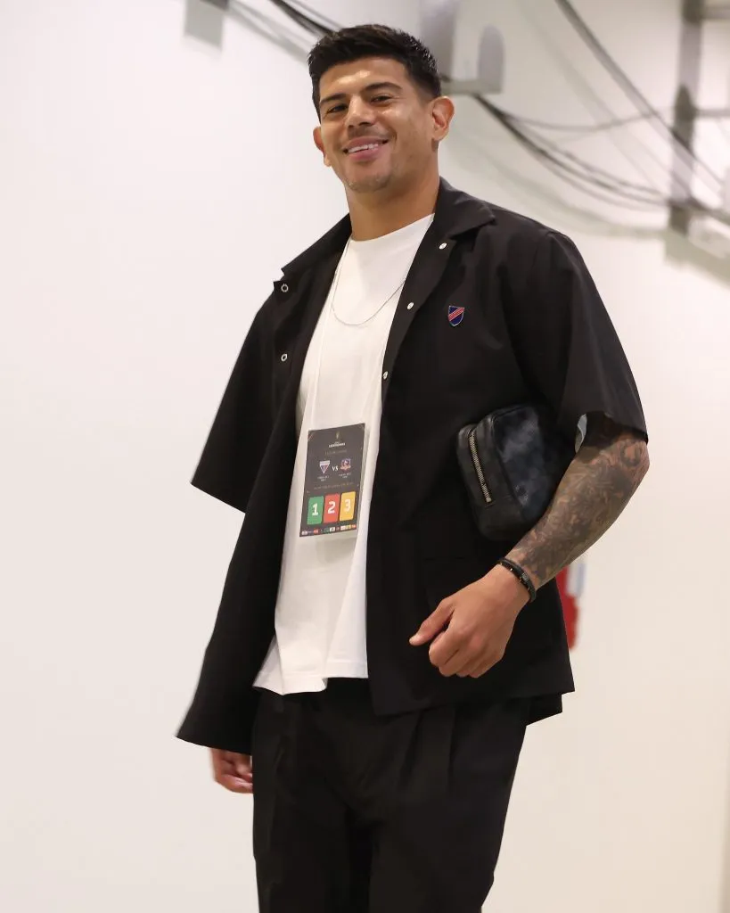 Así llegaron los jugadores albos al Arena Castelao. (Foto: @ColoColo)