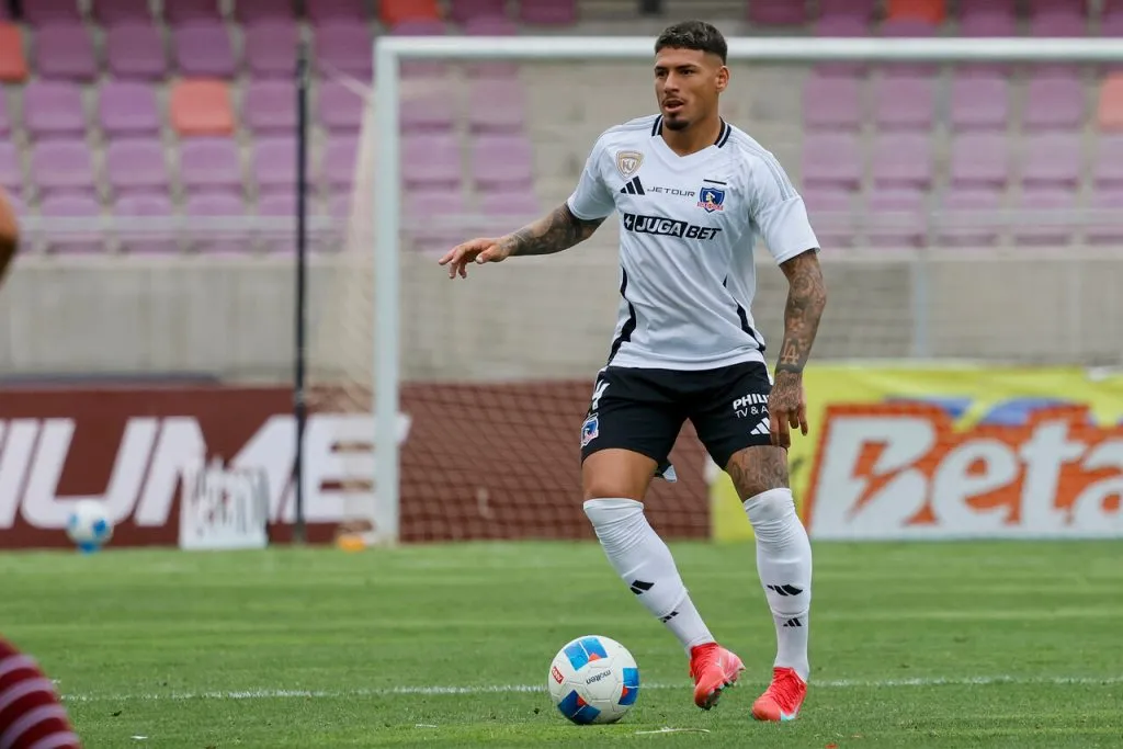 Olmos mandó al paredón a Alan Saldivia. | Foto: Photosport