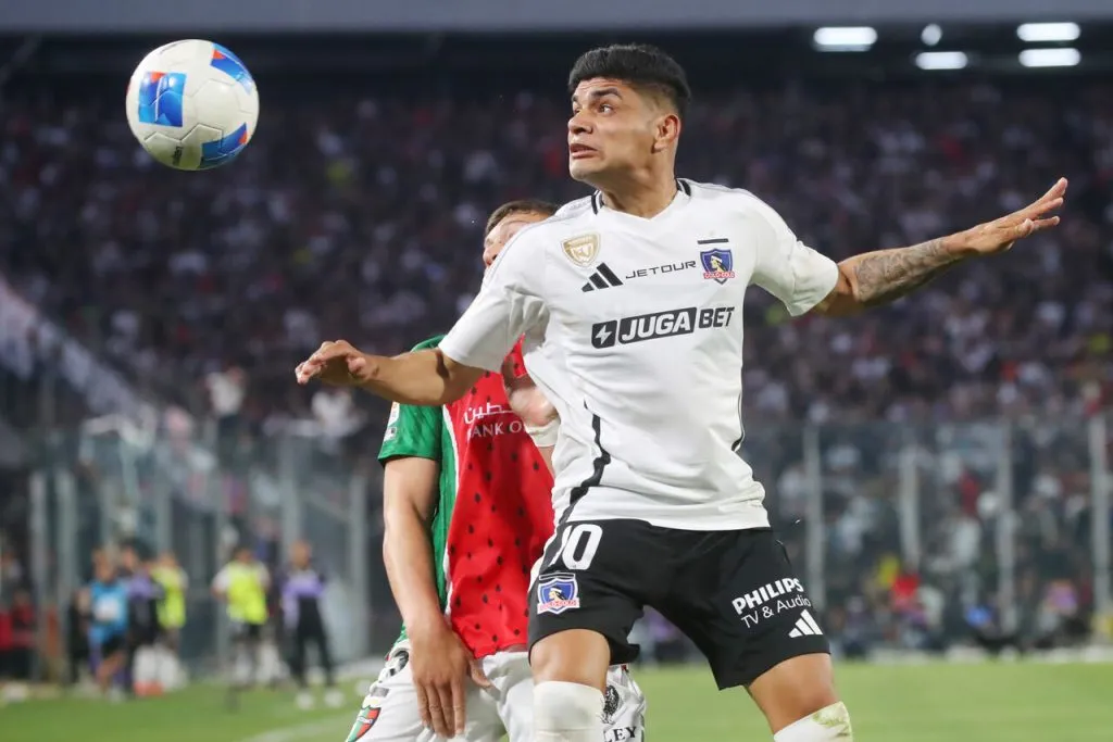 Aquino no logra brillar en Colo Colo como sí lo hizo en Vélez. | Foto: Photosport