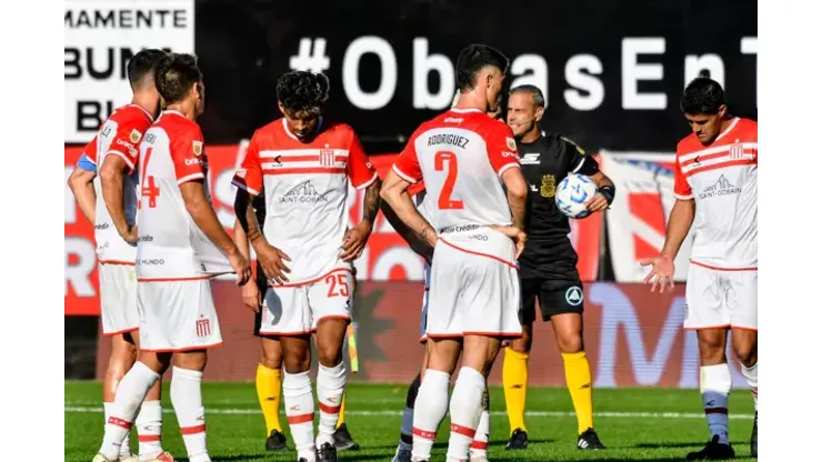 Estudiantes viene de ser goleado en el torneo argentino.