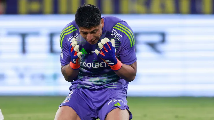 Brayan Cortés y Colo Colo tuvieron una mala noche ante Fortaleza en el Arena Castelao. (Foto: Photosport)