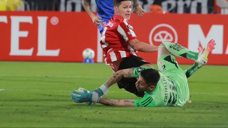 Gabriel Castellón reconoce sus errores en la derrota de la U frente a Estudiantes (Foto: Jonnathan Oyarzun/Photosport)